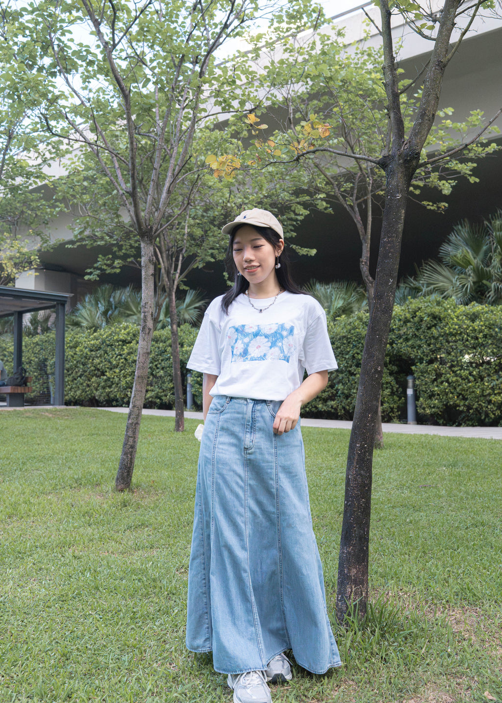 Blooming 燙銀花花T【純白色】