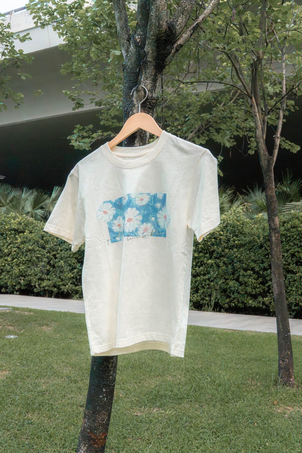 Blooming 燙銀花花T【奶油色】