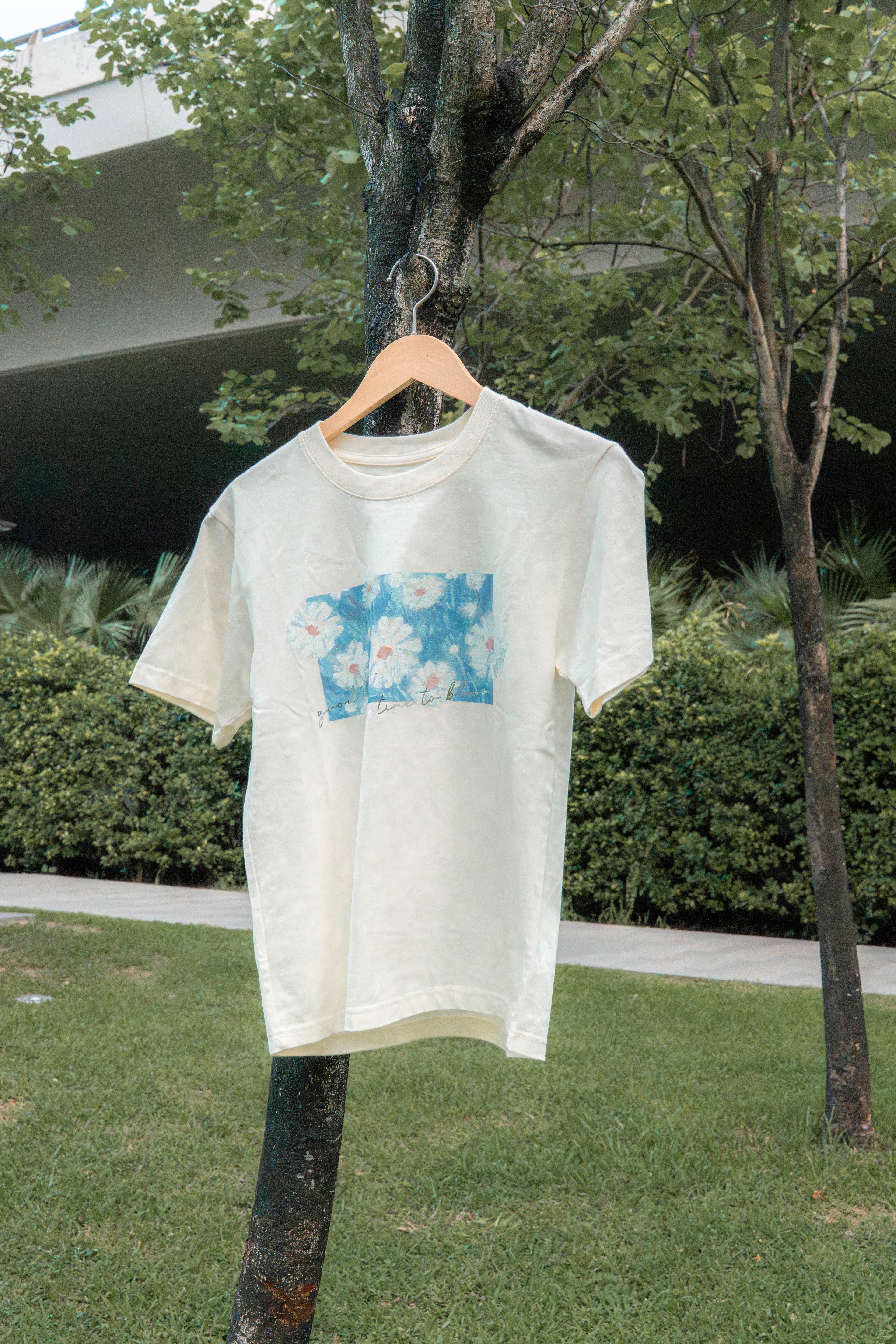 Blooming 燙銀花花T【奶油色】