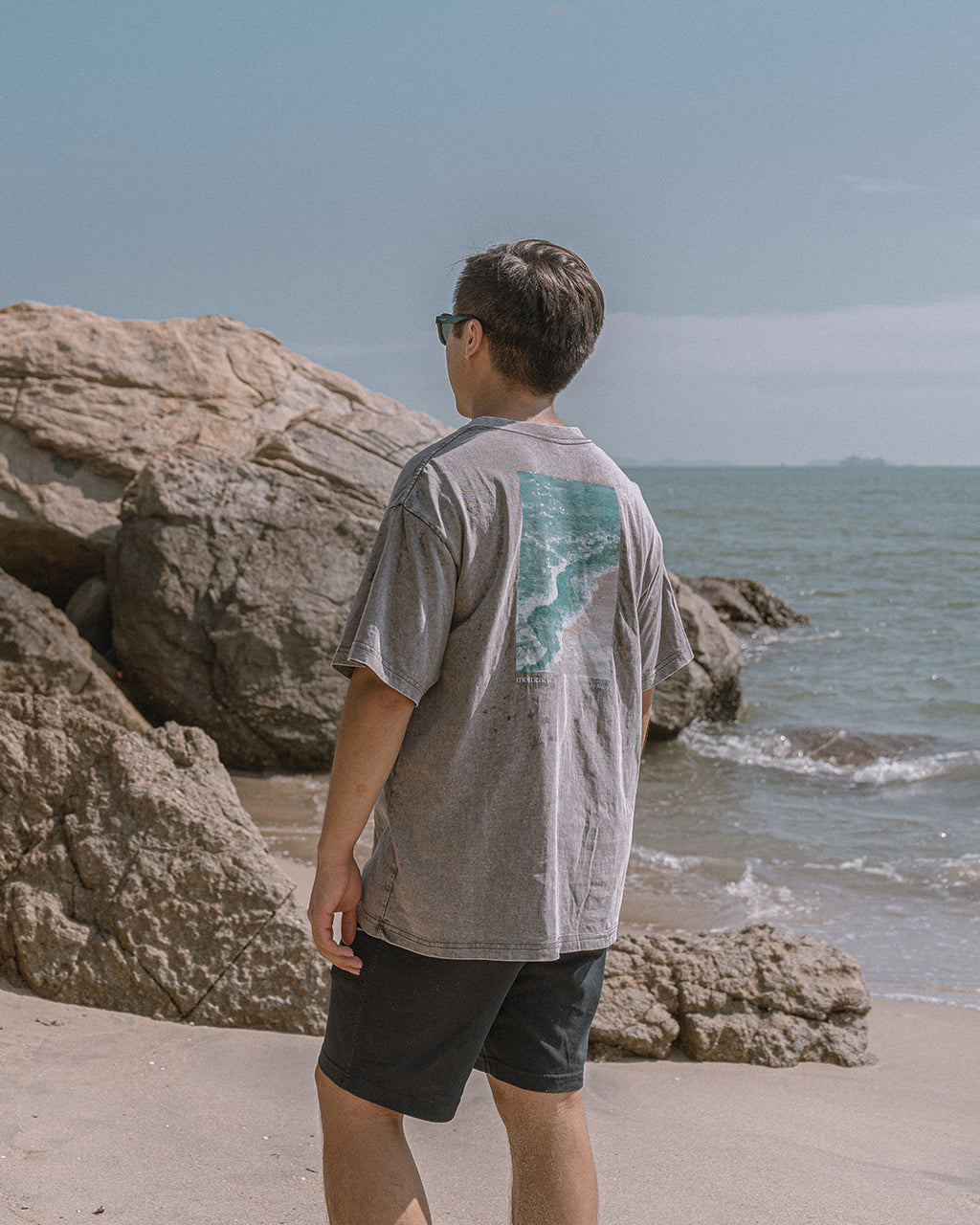 "Go with the Flow" 洗水T shirt【水泥灰】