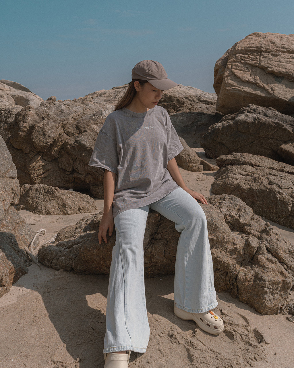 "Go with the Flow" 洗水T shirt【水泥灰】