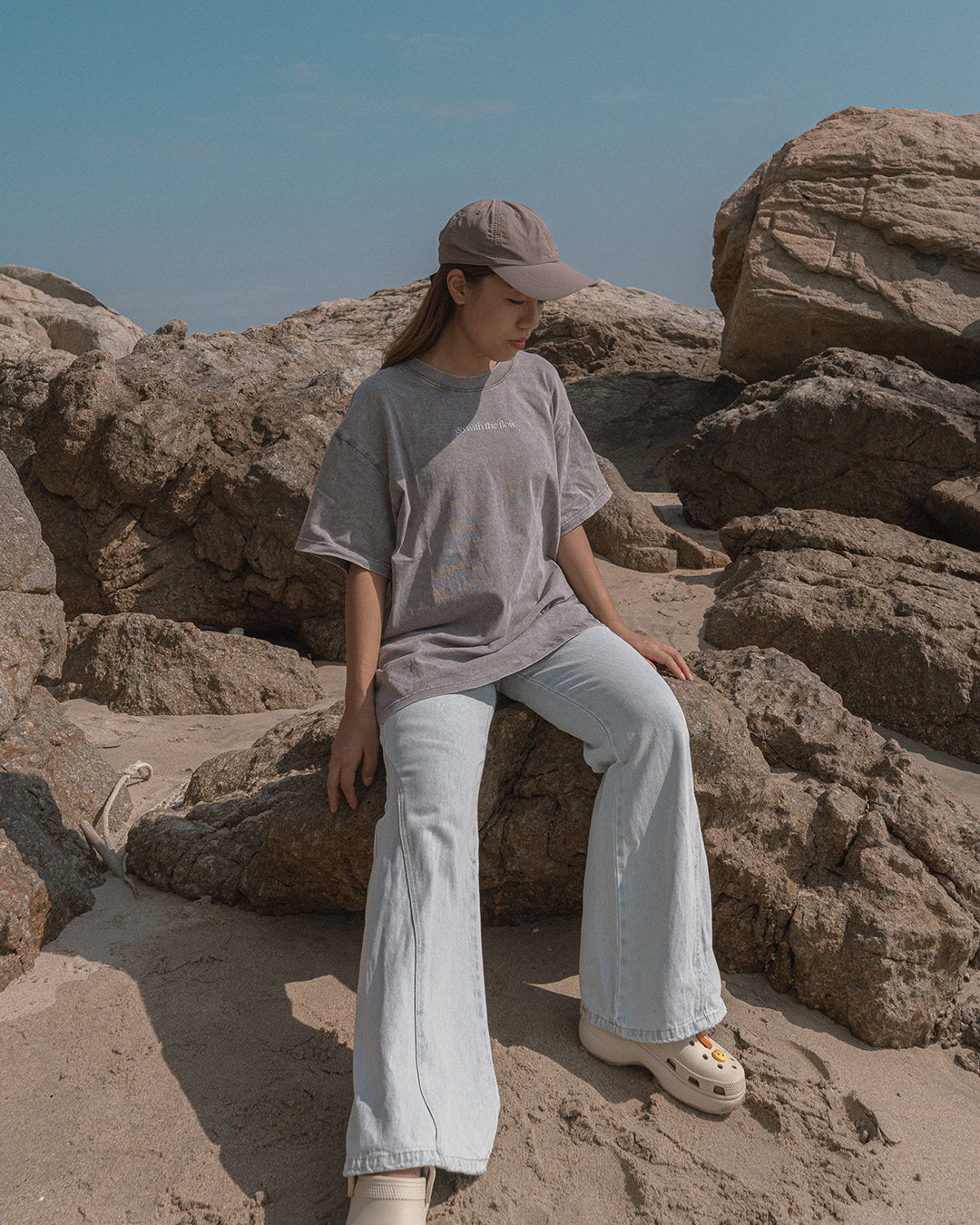 "Go with the Flow" 洗水T shirt【水泥灰】