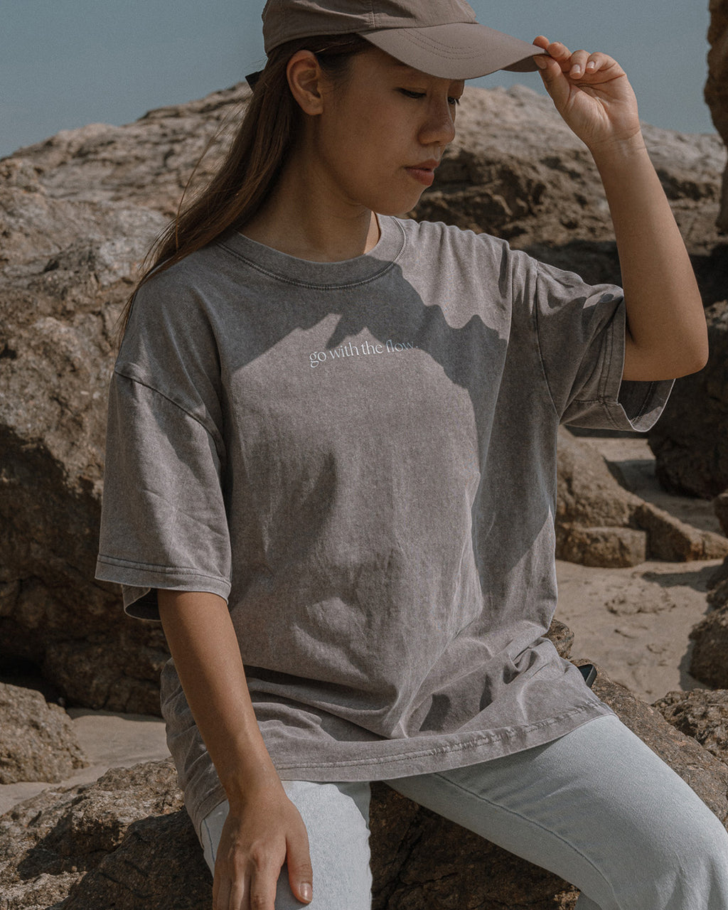 "Go with the Flow" 洗水T shirt【水泥灰】