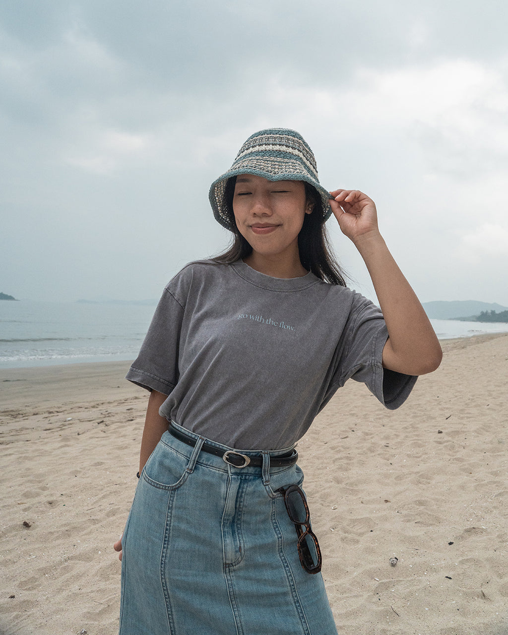 "Go with the Flow" 洗水T shirt【水泥灰】